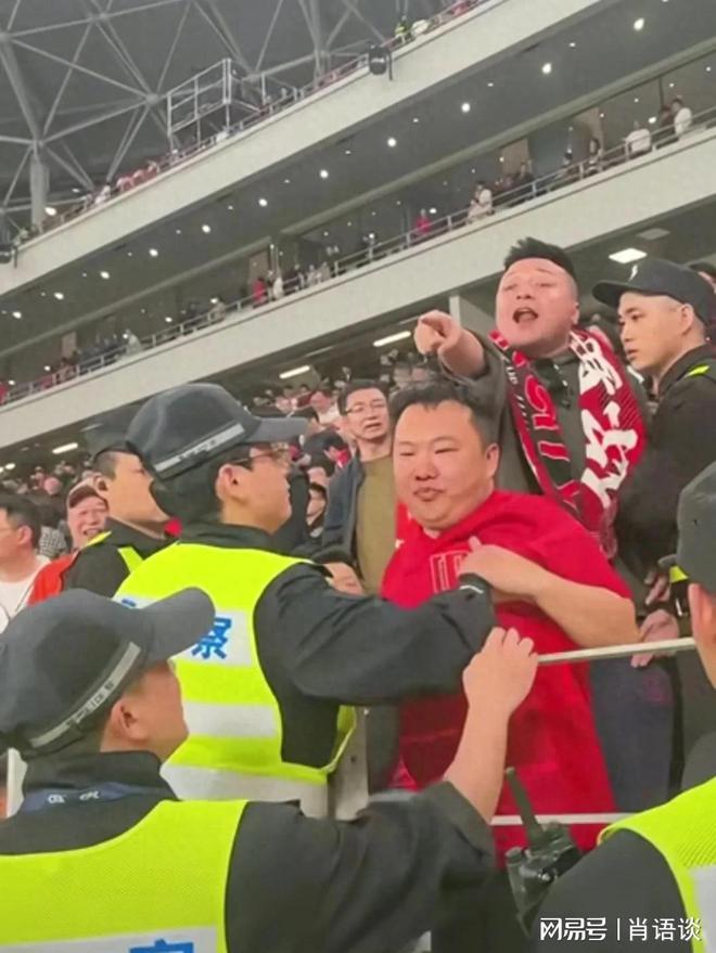 孙铂摸脸杀韦世豪魁总被骂知情球迷透露原委英博打出气势一战